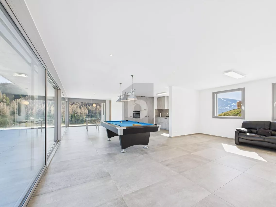 MAISON MODERNE AVEC ASCENSEUR ET PANORAMA