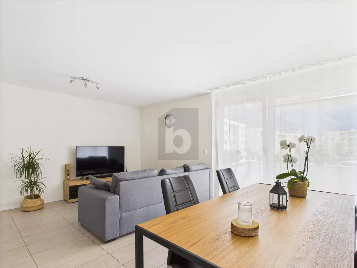 STYLE MODERNE AVEC BEAUCOUP DE LUMIÈRE DU JOUR