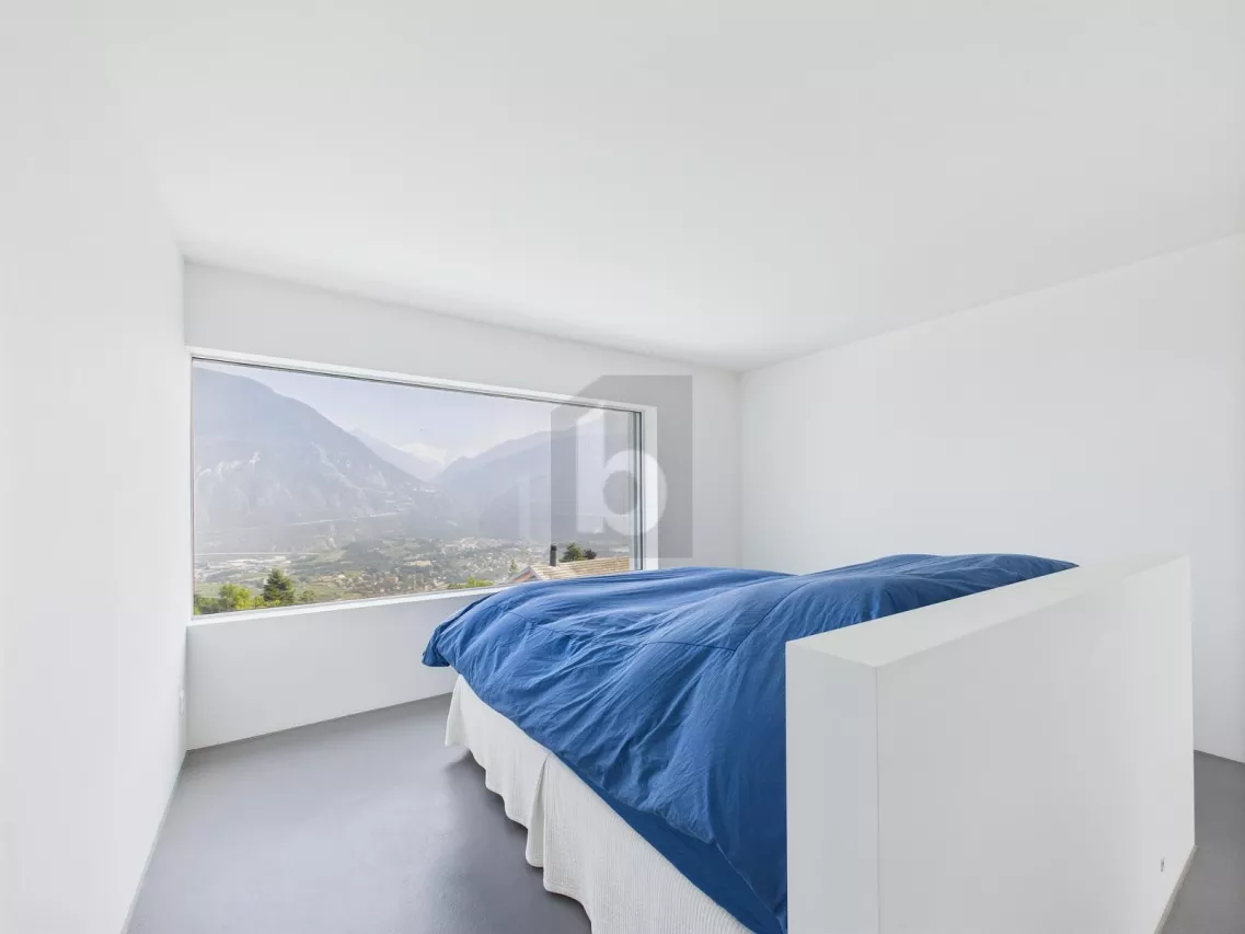 VILLA MODERNE AVEC PISCINE, SPA ET VUE