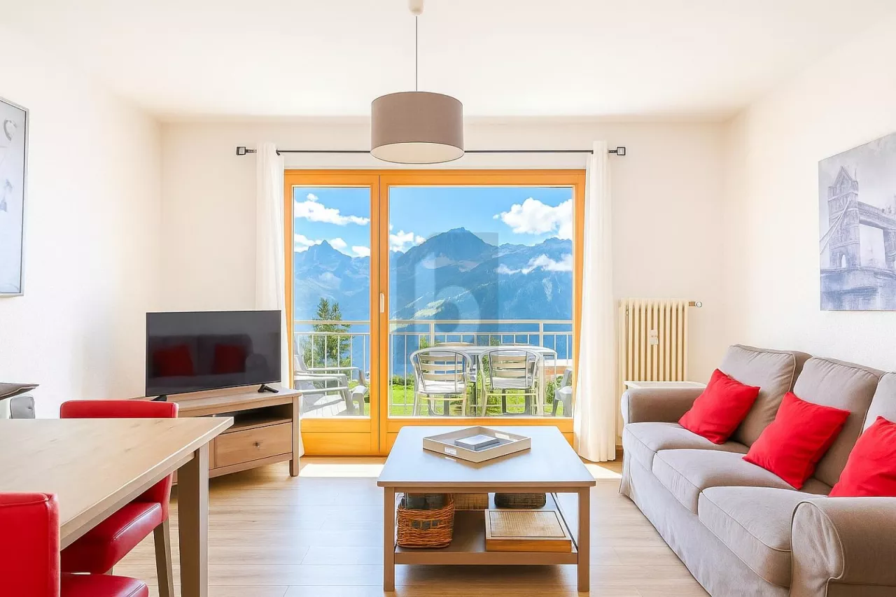 BALCON PANORAMIQUE, AU PIED DES PISTES ET PAISIBLE