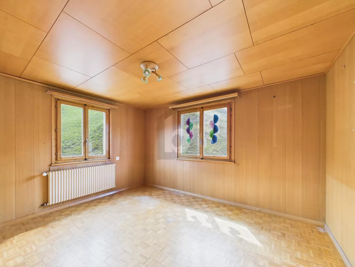 VIEL RAUM MIT GROSSEM UMSCHWUNG