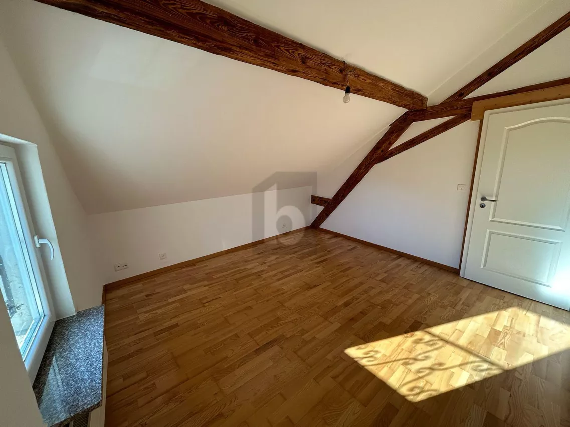 PRIX TOP ! APPARTEMENT DANS MAISON AVEC BELLE VUE !