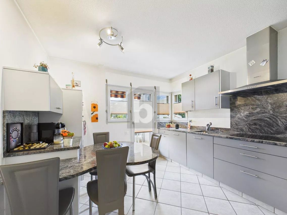 SPACIEUX ET LUMINEUX AVEC UNE VUE MAGNIFIQUE