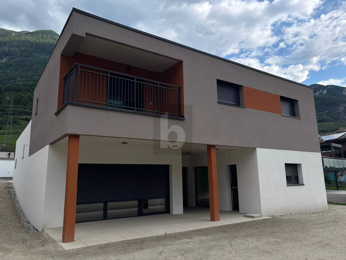 NEUVE ET PARFAITEMENT SITUÉE !