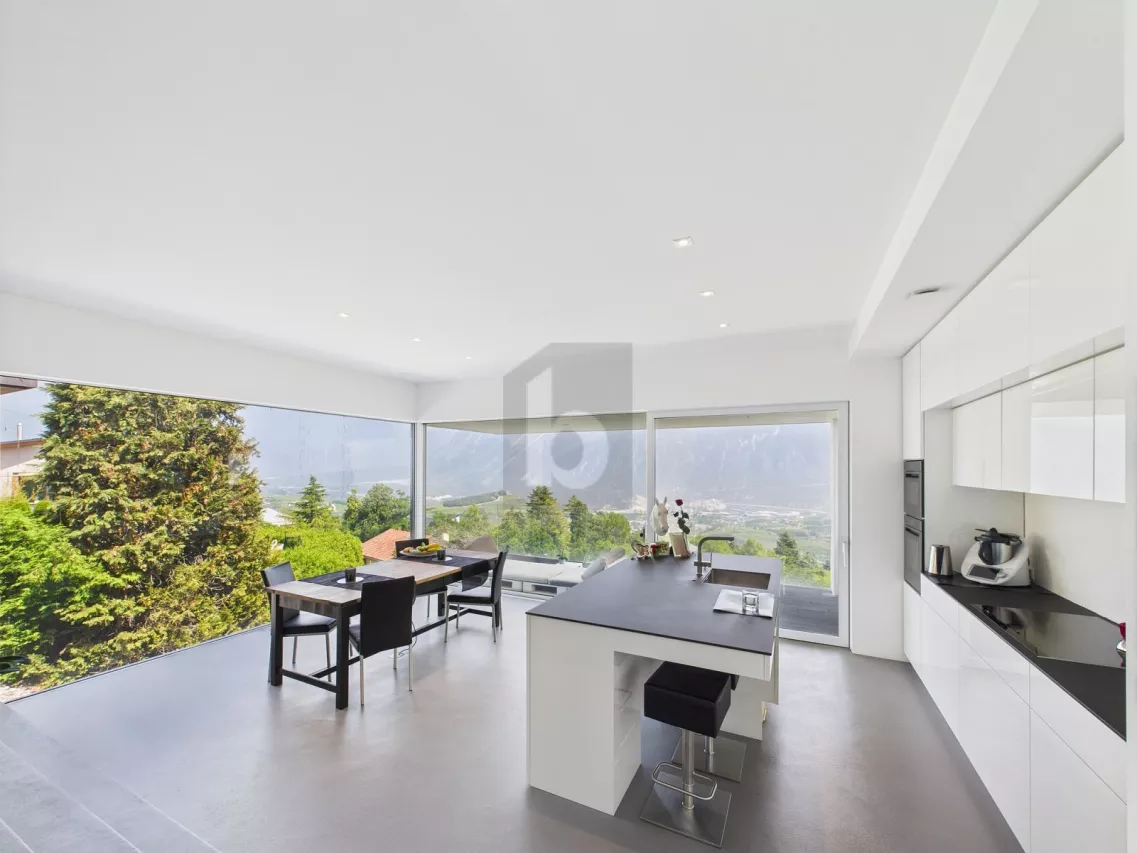 VILLA MODERNE AVEC PISCINE, SPA ET VUE