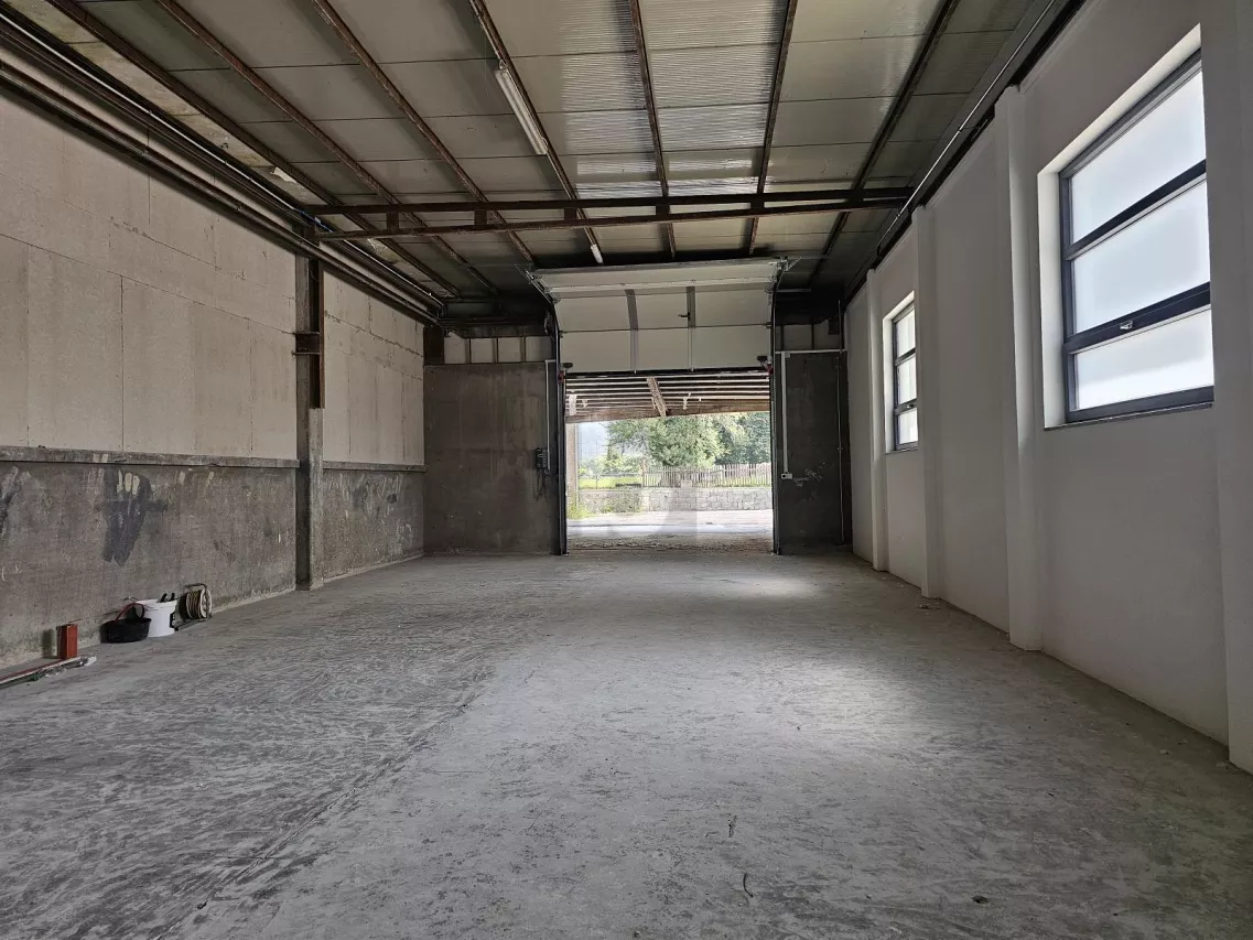 LOCAUX POLYVALENTS À VERNAYAZ