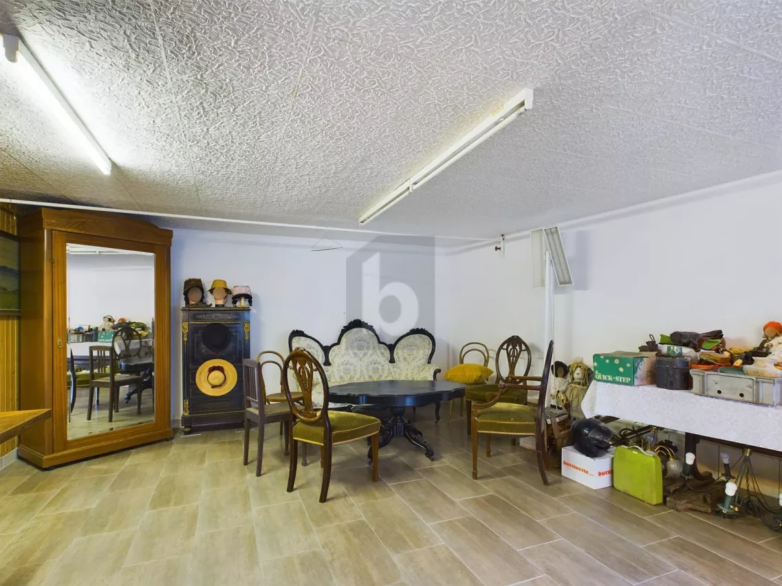 GROSSZÜGIG AN GUTER LAGE