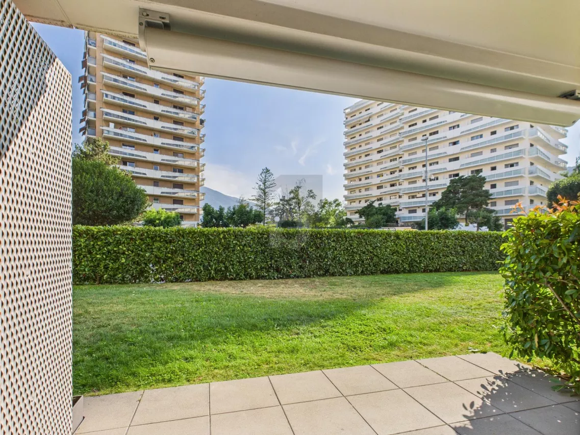 ENSOLEILLÉ AVEC TERRASSE