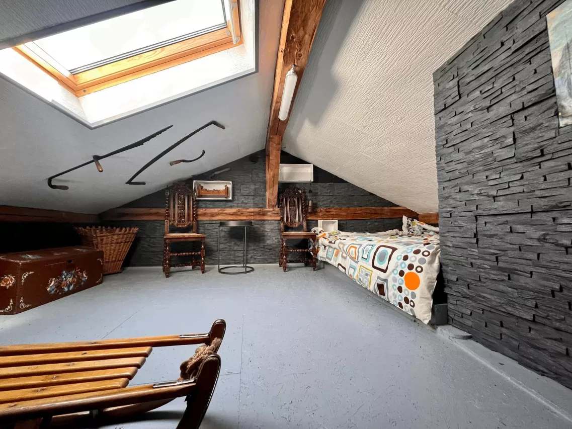 MAGNIFIQUE MAYEN AU DESSUS DE SAXON