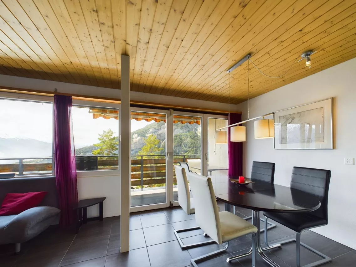 HERRLICHES PANORAMA VON DER SONNE VERWÖHNT