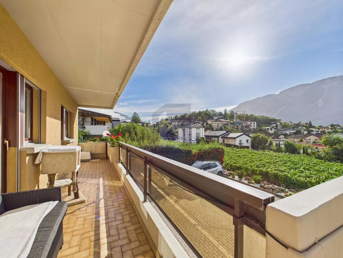 SPACIEUX ET LUMINEUX AVEC UNE VUE MAGNIFIQUE