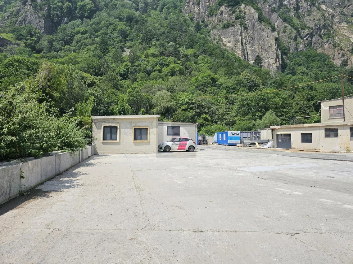 LOCAUX POLYVALENTS À VERNAYAZ