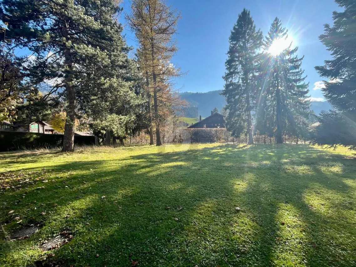 DUPLEX DANS CHALET AVEC GRAND JARDIN