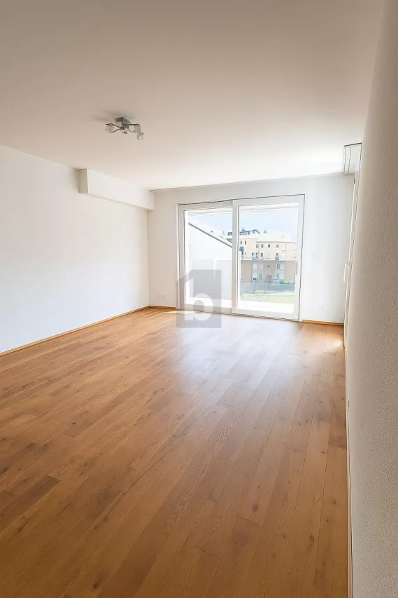 ENSOLEILLÉ DANS UN QUARTIER PAISIBLE