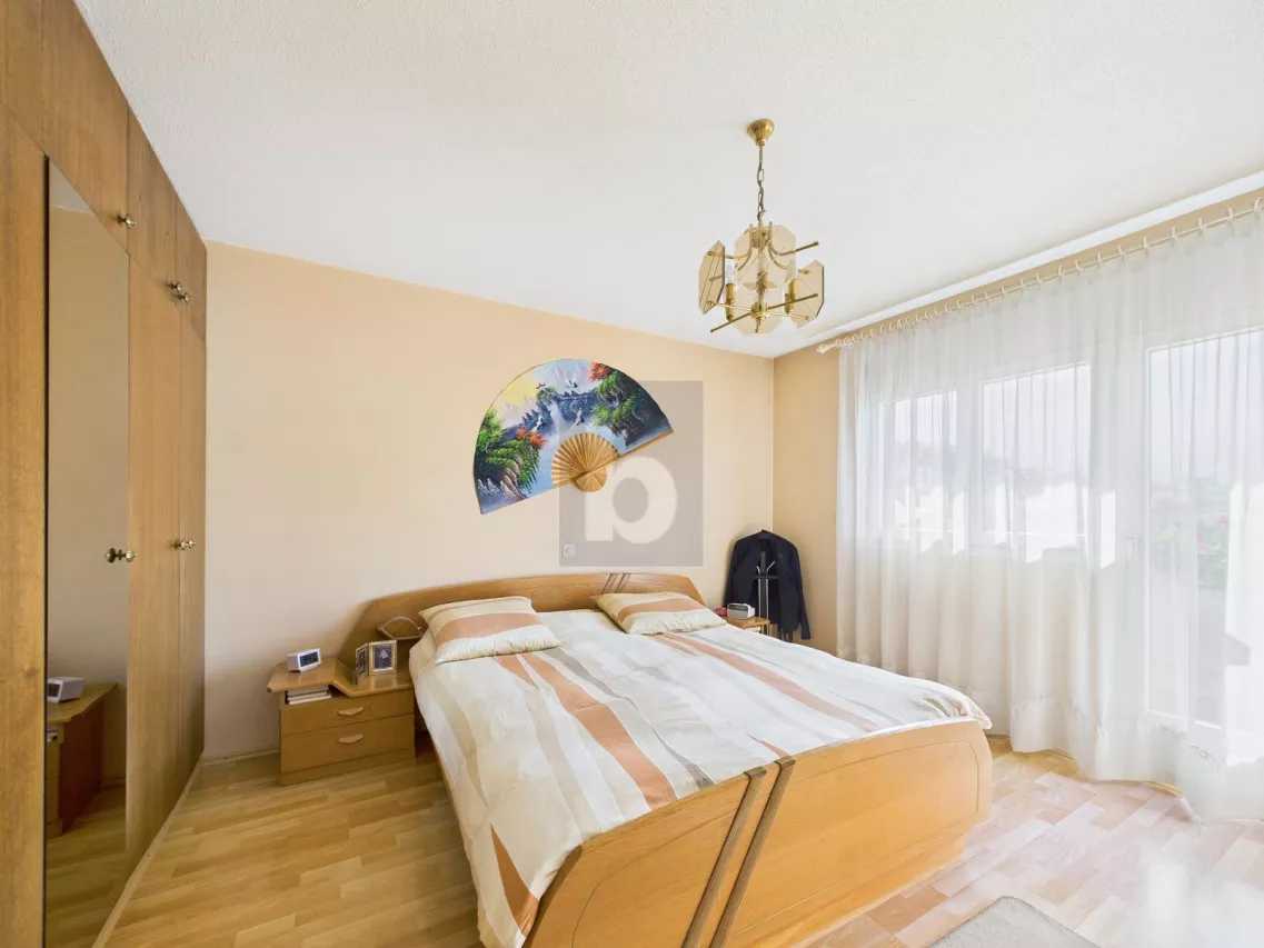 SPACIEUX ET LUMINEUX AVEC UNE VUE MAGNIFIQUE