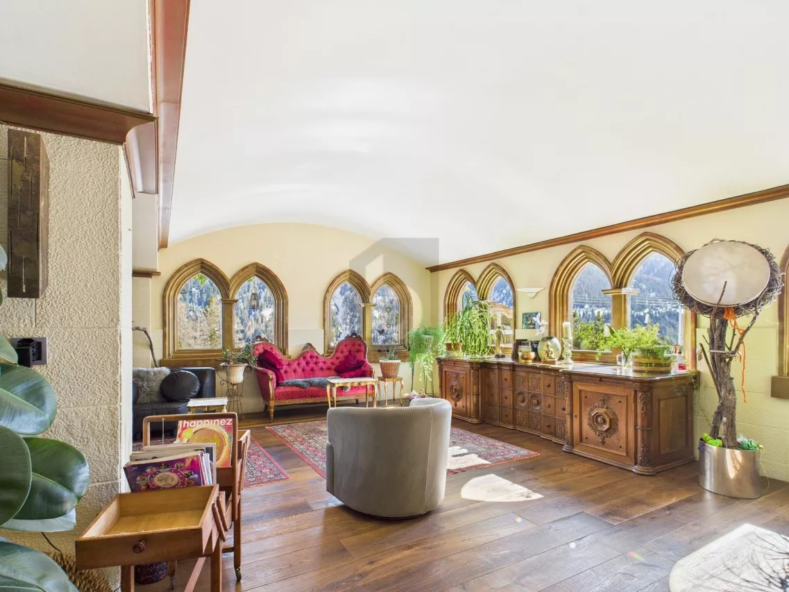 GROSSZÜGIG AN HERRLICHER UMGEBUNG