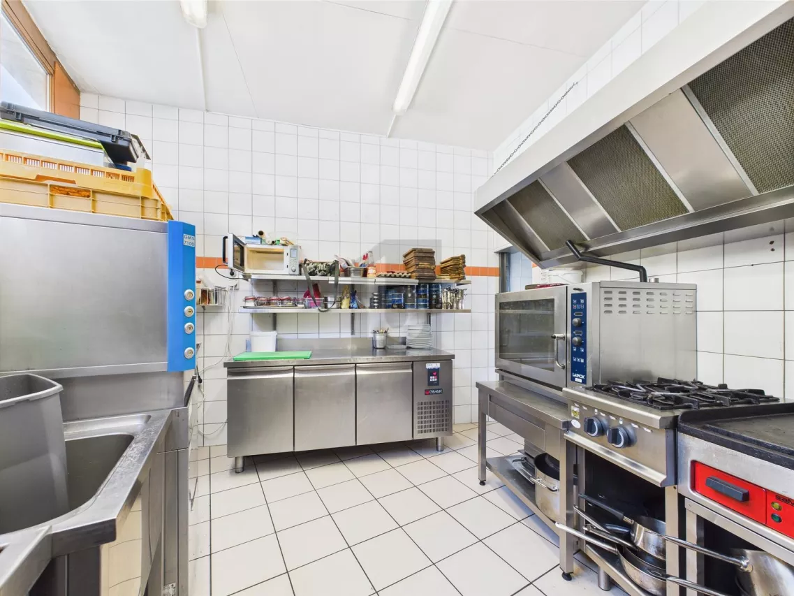 MAGNIFIQUE, AVEC VUE DIRECTE SUR LE LAC