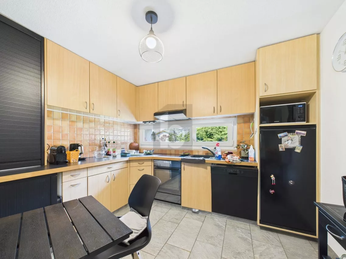 MAISON AVEC UN APPARTEMENT INDÉPENDANT