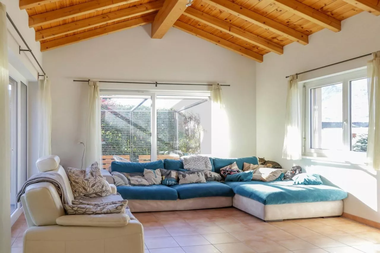 MODERNE, LUMINEUX, VUE MONTAGNES AVEC JACUZZI