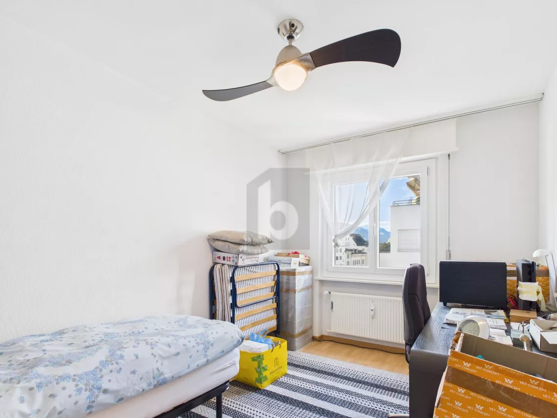 CENTRAL AVEC BALCON ET BEAUCOUP D'ESPACE