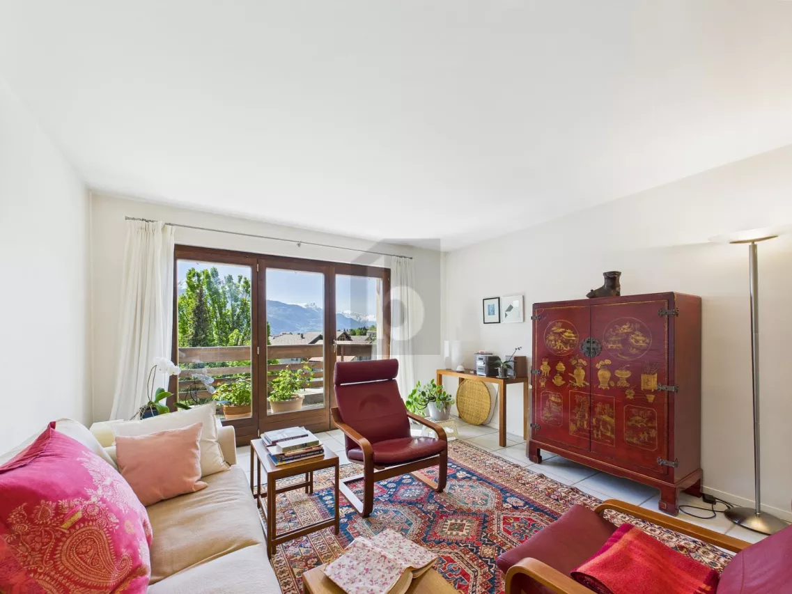 AGREABLE ET LUMINEUX, AU CALME AVEC VUE DEGAGEE