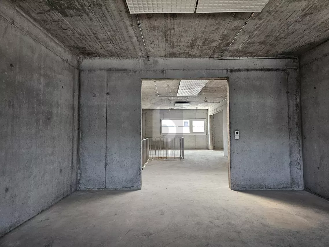 HALLE DOUBLE AVEC PARTICIPATION TRAVAUX