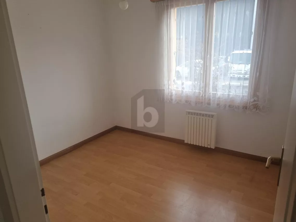 PERLE RARE AVEC UN IMMENSE TERRAIN À VÉTROZ