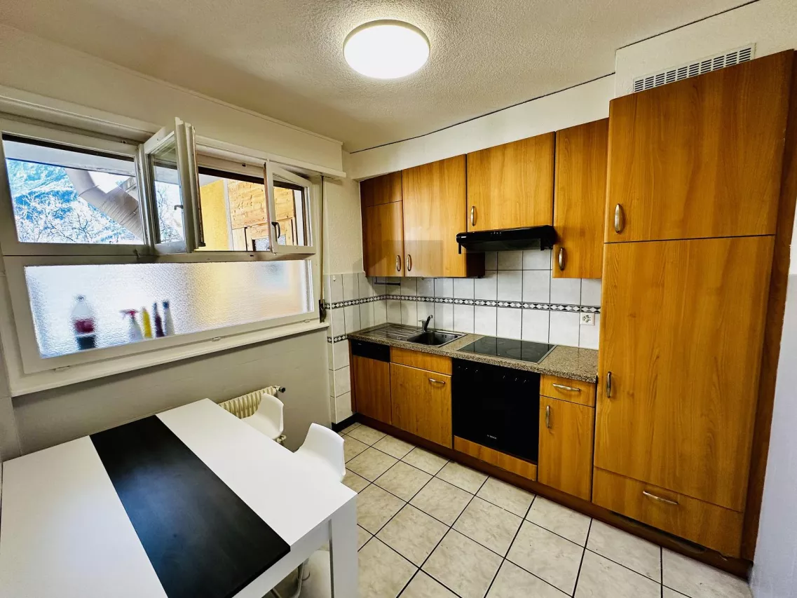 CENTRAL ET ENTIÈREMENT RÉNOVÉ