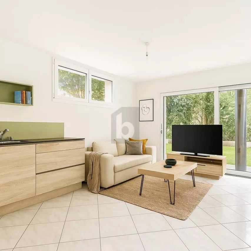 LUMINEUX, SPACIEUX ET SITUÉ AU CALME