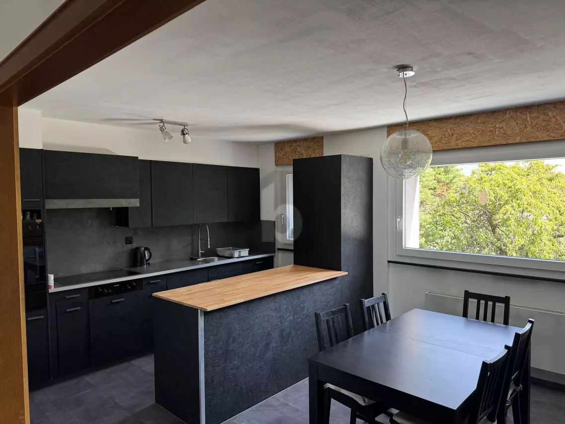 LUMINOSITE INTEMPORELLE ET RADIEUSE