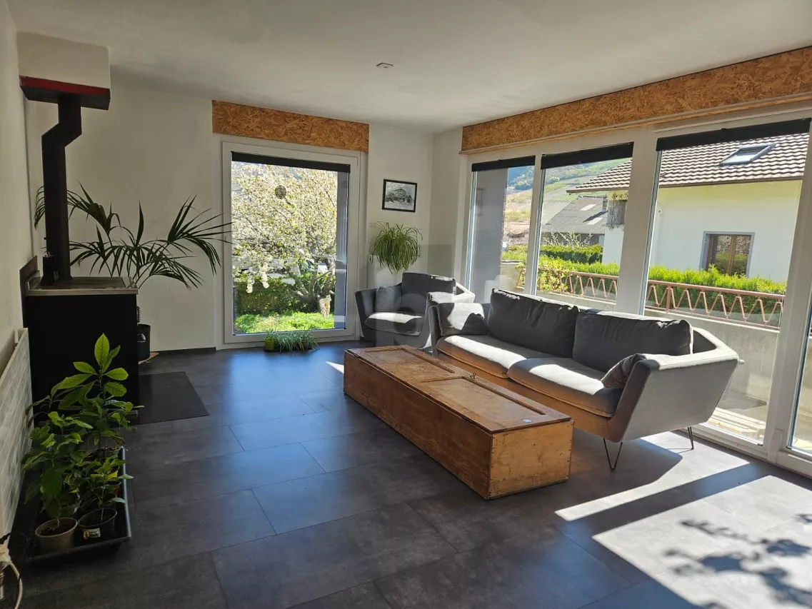 LUMINOSITE INTEMPORELLE ET RADIEUSE