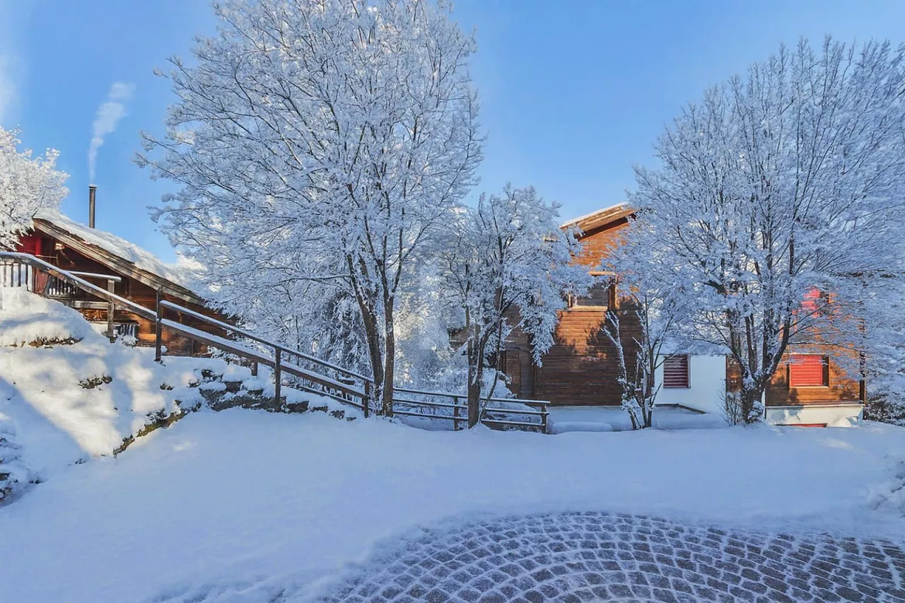 RUHIGE LAGE MIT GEMÜTLICHEM SITZPLATZ