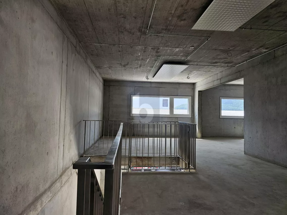 HALLE DOUBLE AVEC PARTICIPATION TRAVAUX