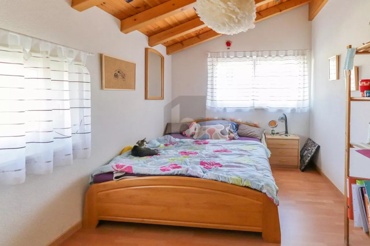 MODERNE, LUMINEUX, VUE MONTAGNES AVEC JACUZZI