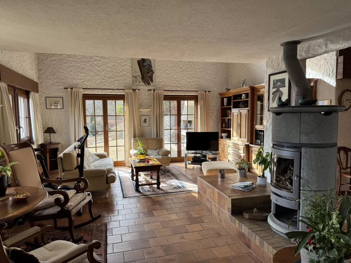 ENTRE CIEL ET VIGNES, BAIGNÉE DE LUMIÈRE