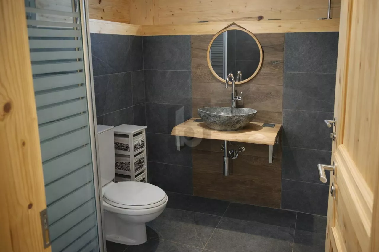 IDYLLIQUE, ÉLÉGANT, AVEC CHARME NATUREL