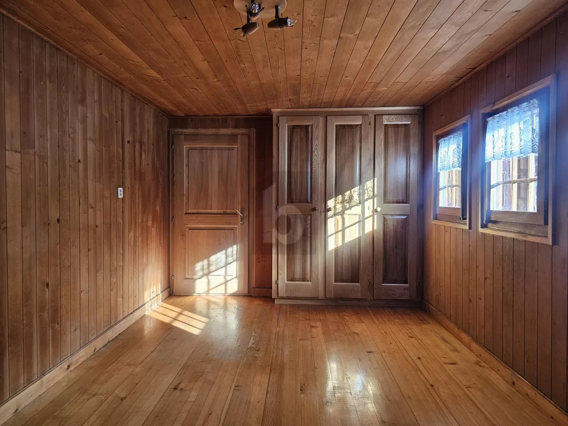 BAIGNÉ DE LUMIÈRE, CALME ET CONFORTABLE