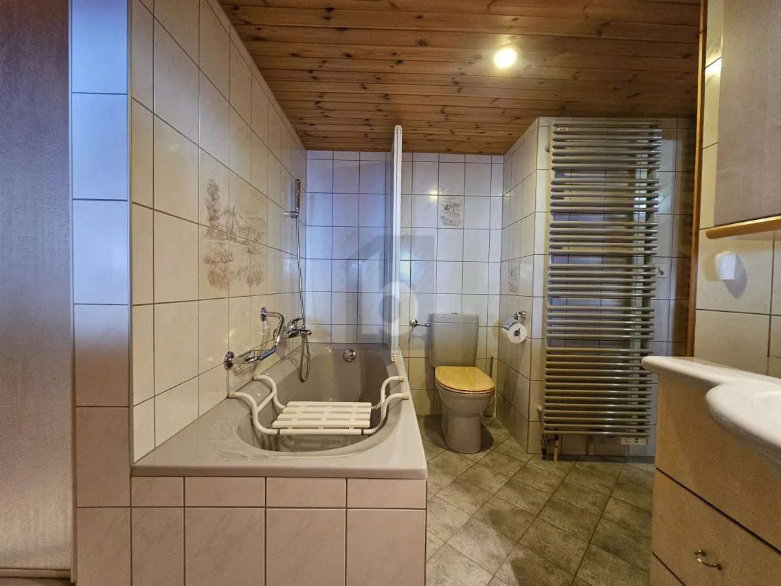 BAIGNÉ DE LUMIÈRE, CALME ET CONFORTABLE