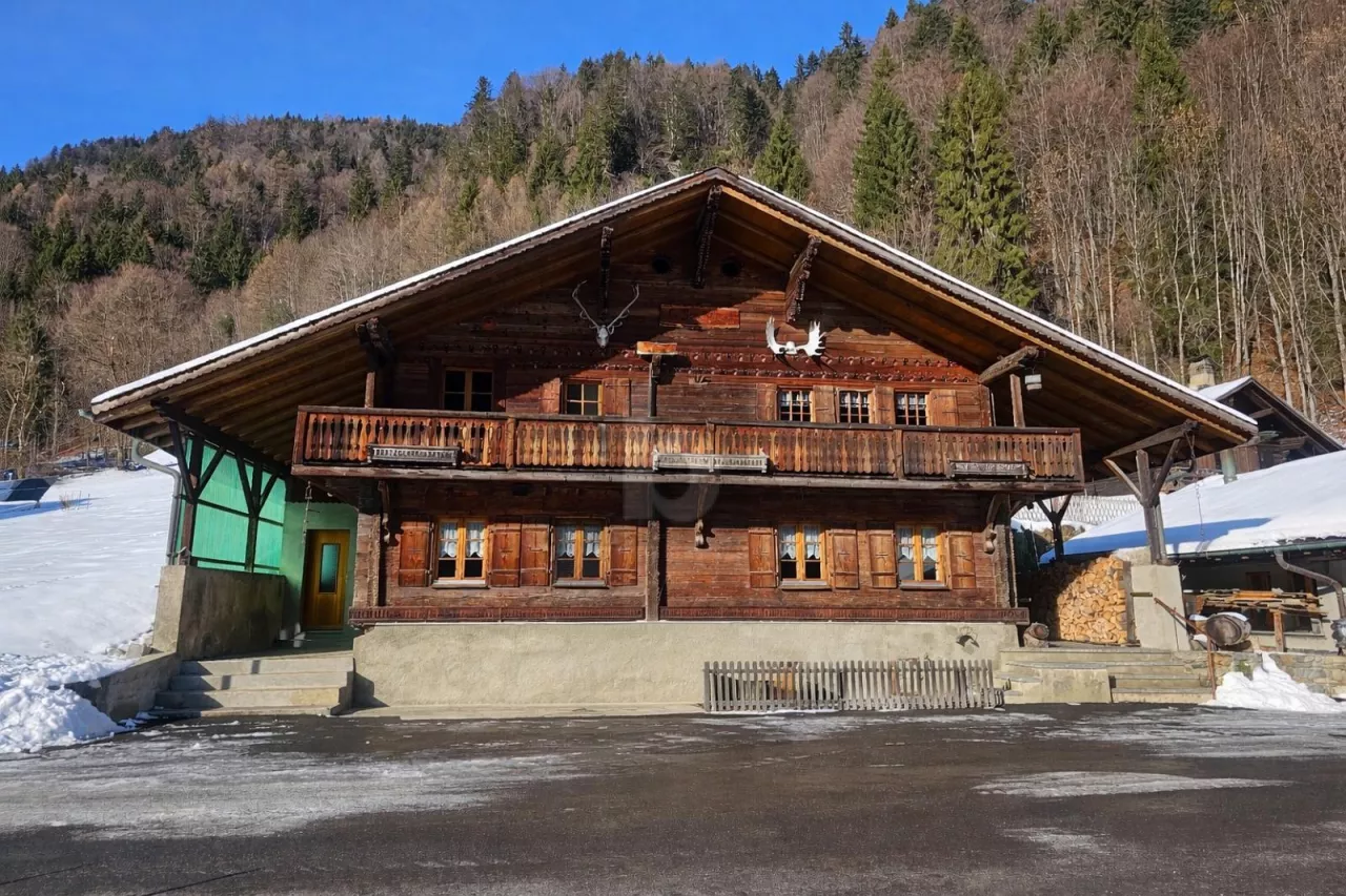 BAIGNÉ DE LUMIÈRE, CALME ET CONFORTABLE