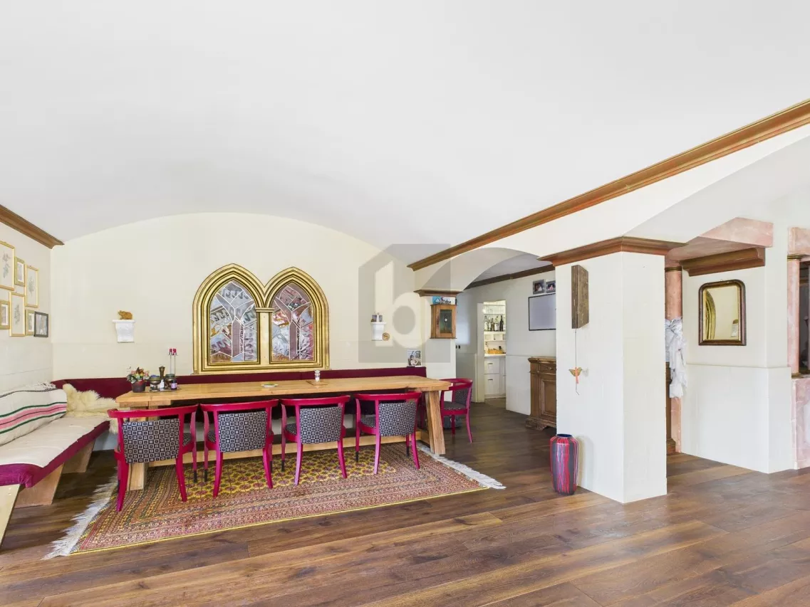 GROSSZÜGIG AN HERRLICHER UMGEBUNG