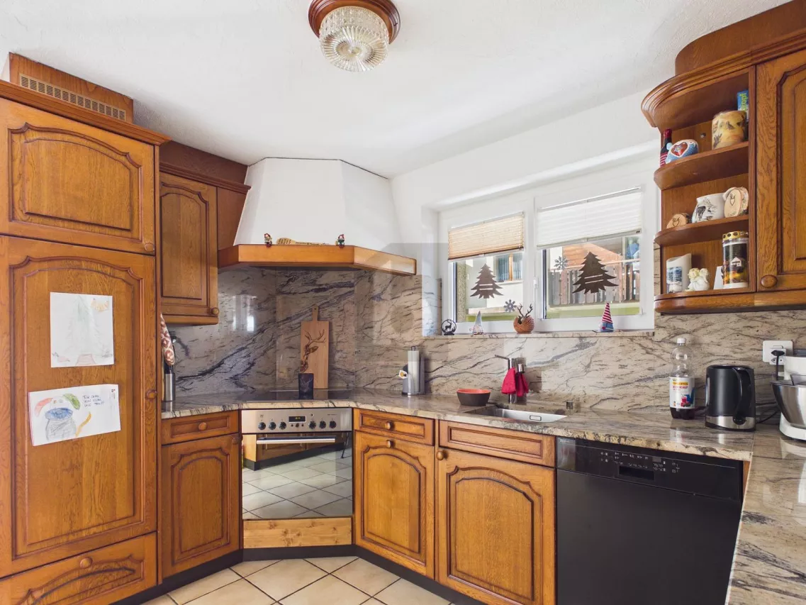 TRAUMHAFTE AUSSICHT IN ALPINER LAGE