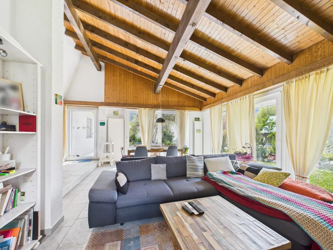 MAISON AVEC UN APPARTEMENT INDÉPENDANT