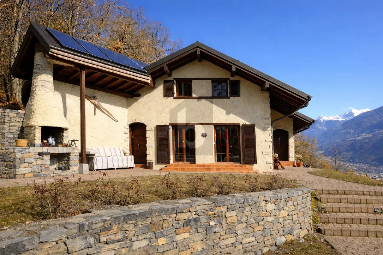 ENTRE CIEL ET VIGNES, BAIGNÉE DE LUMIÈRE