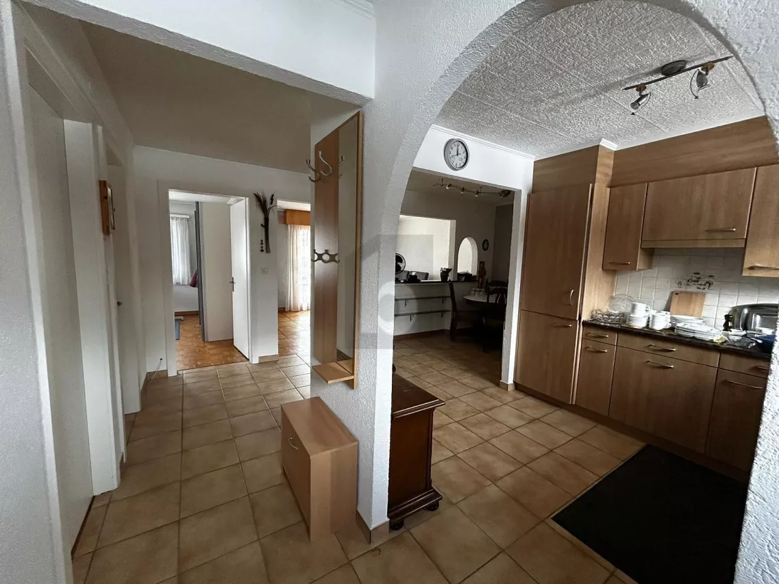 PERLE RARE AVEC UN IMMENSE TERRAIN À VÉTROZ