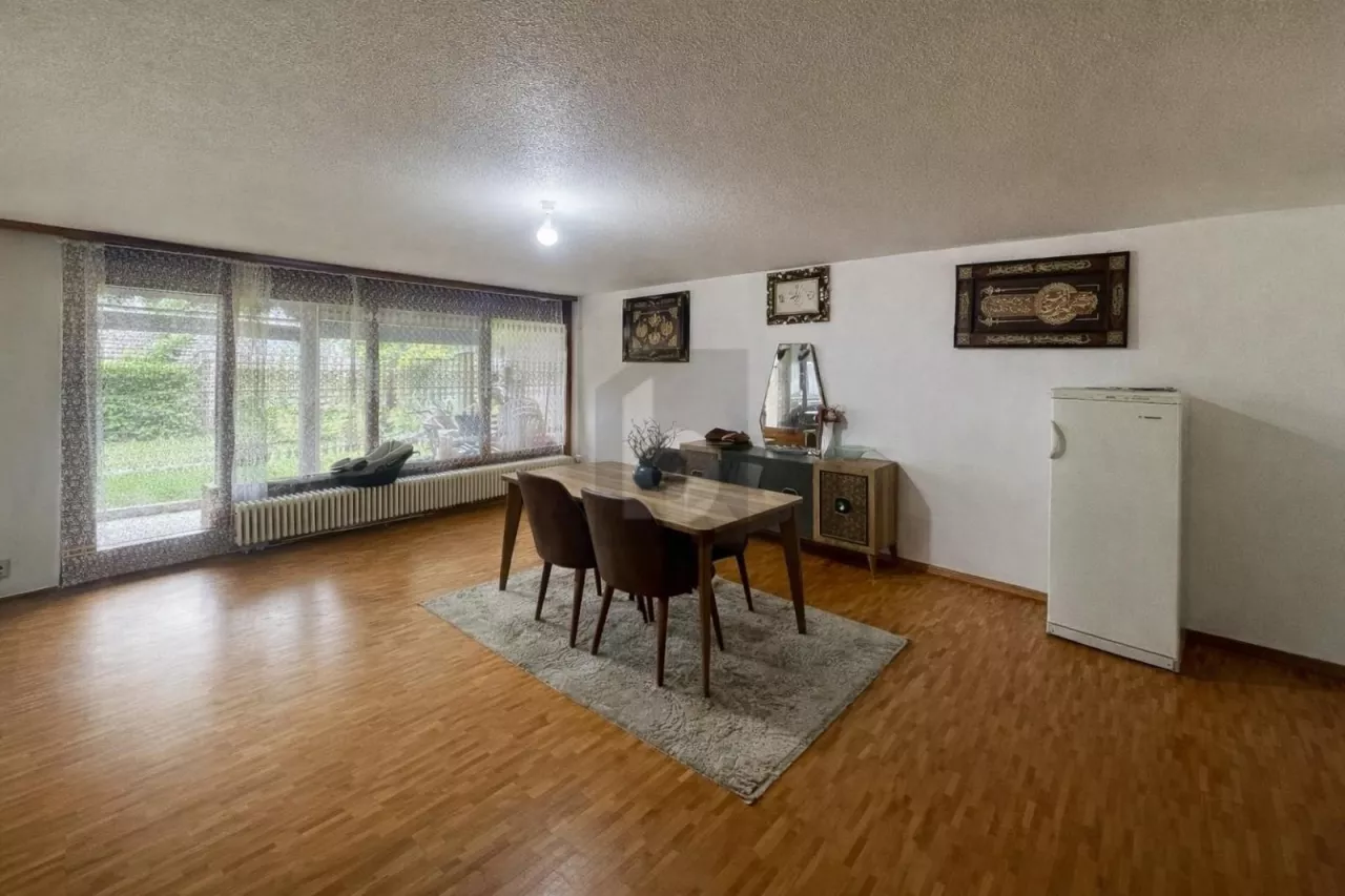 SPACIEUX AVEC JARDIN PRIVATIF