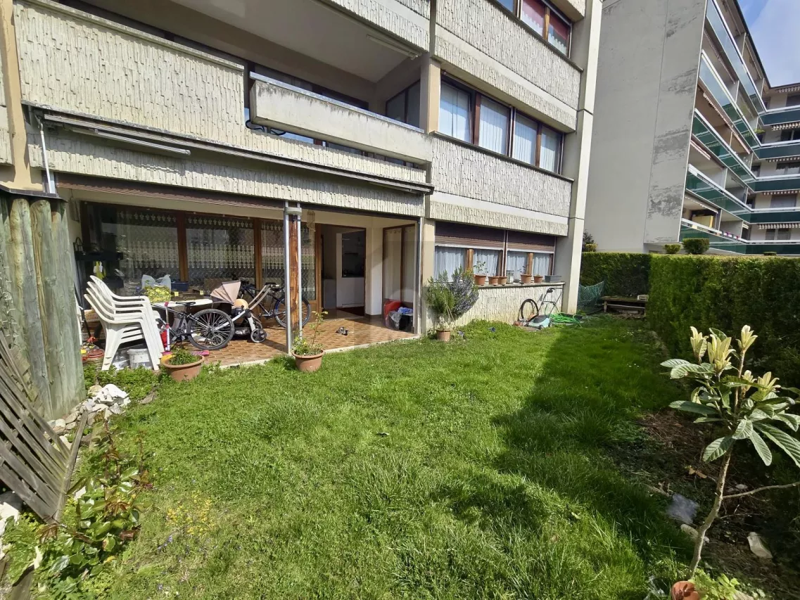 SPACIEUX AVEC JARDIN PRIVATIF