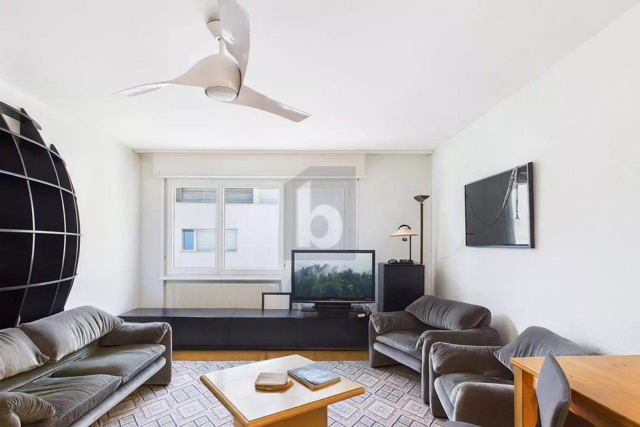 CENTRAL AVEC BALCON ET BEAUCOUP D'ESPACE