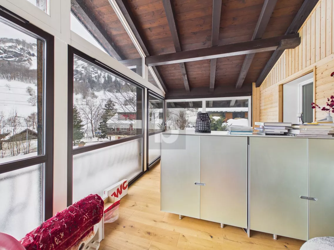 SONNIG UND RUHIG MIT BERGBLICK