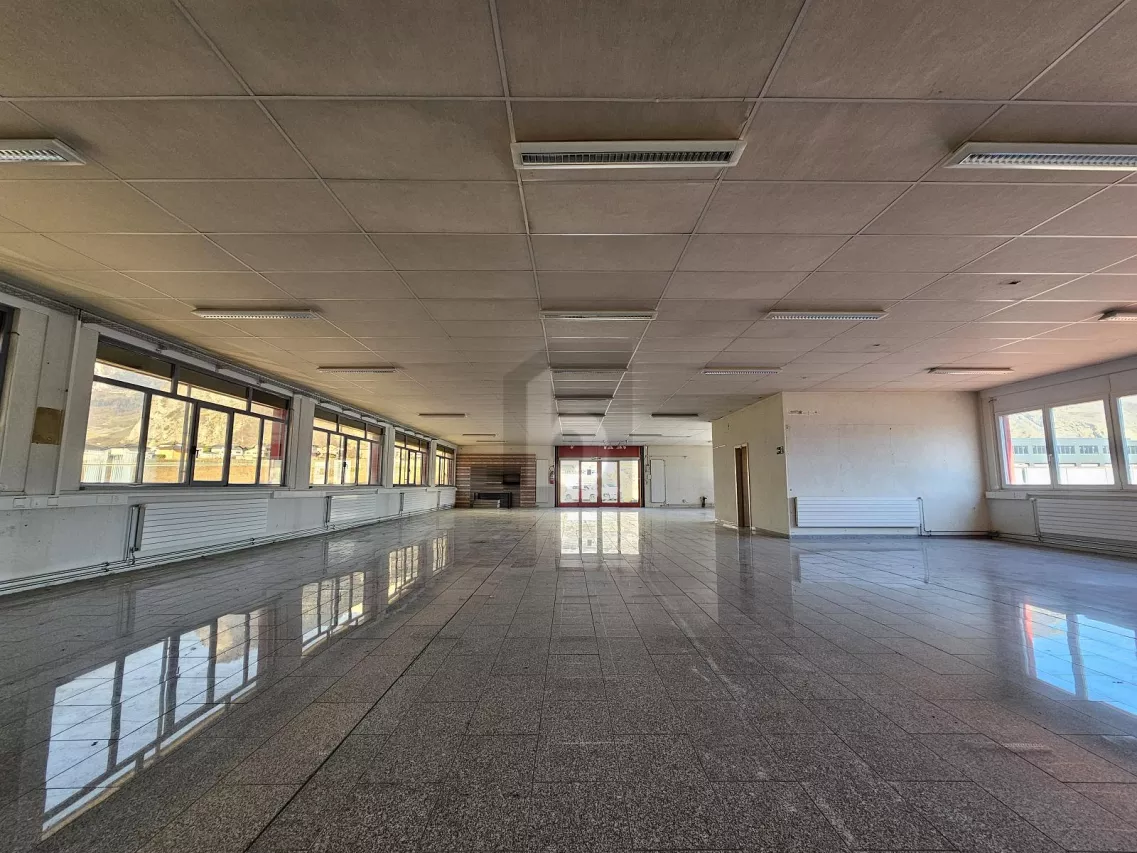 SPACIEUSE ET AVEC BEAUCOUP DE POTENTIEL