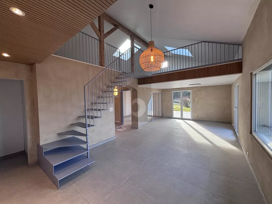 BIEN RÉNOVÉ, STUDIO & VUE UNIQUE